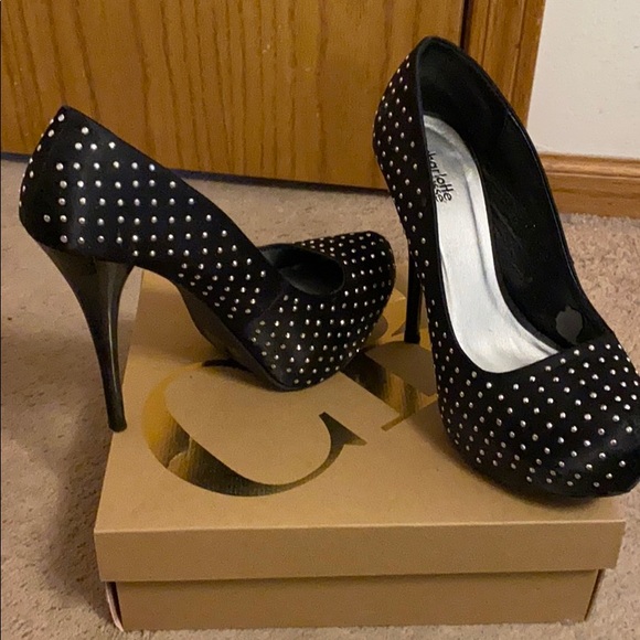 Heels - Picture 5 of 5